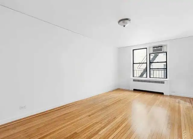 Property at 107 University Pl Unit 1E, New York, NY, 10003, 0 beds, 1 bath, [object Object]