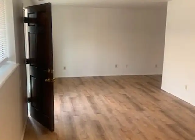 Property at 927 Aztec Rd NW Unit 02, Albuquerque, NM, 87107, 2 beds, 1 bath, [object Object]