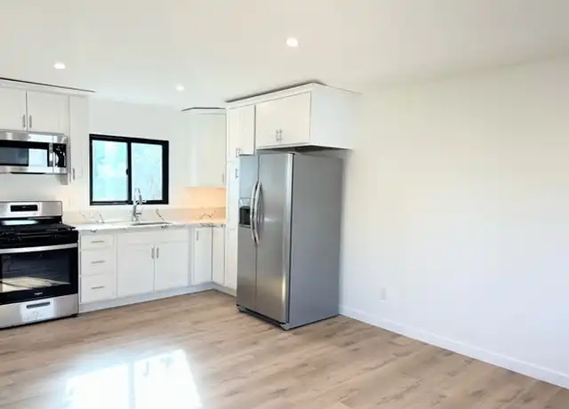 Property at 1024 9th St, Manhattan Beach, CA, 90266, 0 beds, 1 bath, [object Object]