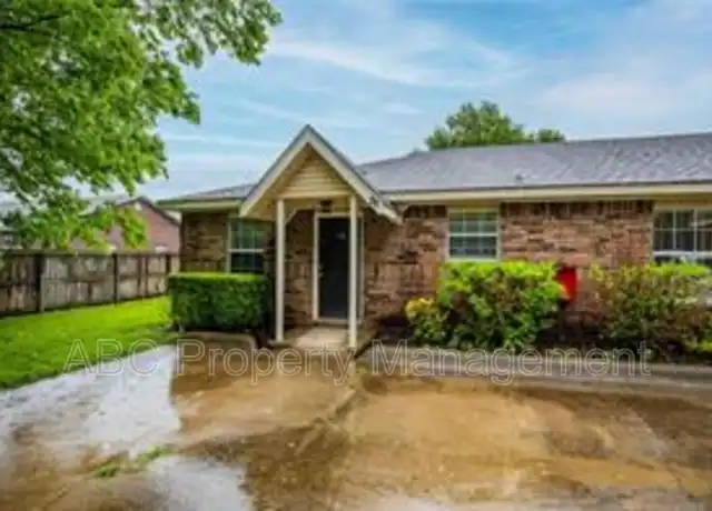 Property at 42 Locust St, Farmington, AR, 72730, 2 beds, 2 baths, [object Object]