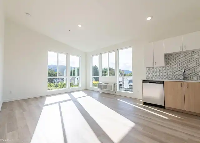 Property at 8770 N Willamette Blvd, Portland, OR, 97203, 0 beds, 1 bath, [object Object]