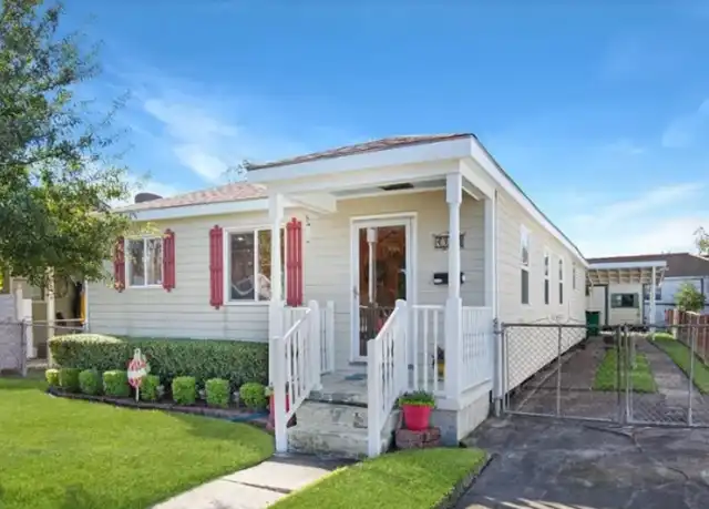 Property at 7712 Morris St, Metairie, LA, 70003, 4 beds, 2 baths, [object Object]