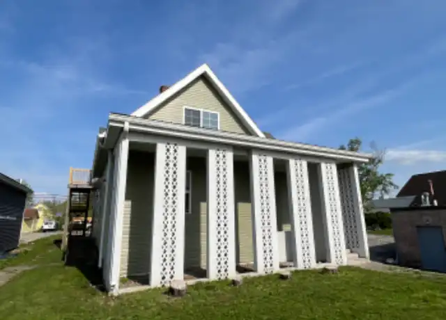 Property at 917 N Vermilion St Unit C, Danville, IL, 61832, 2 beds, 1 bath, [object Object]