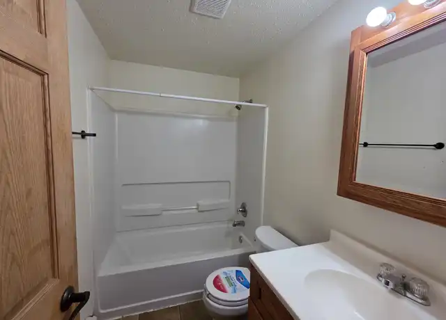 Property at 816 3rd St NW Unit 2, Minot, ND, 58703, 2 beds, 1 bath, [object Object]