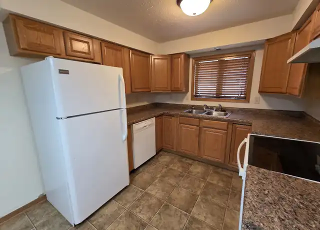 Property at 816 3rd St NW Unit 2, Minot, ND, 58703, 2 beds, 1 bath, [object Object]