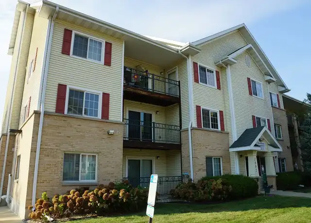 Property at Woodland Commons Madison - 2802 Dryden Dr, Madison, WI, 53704, 1 bed, 1.5 baths, [object Object]