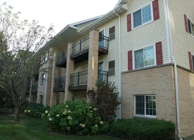 Property at Woodland Commons Madison - 2802 Dryden Dr, Madison, WI, 53704, 1-2 bed, 1-1.5 bath, [object Object]