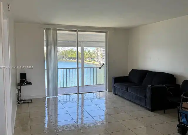 Property at 2999 Point East Dr Unit C411, Aventura, FL, 33160, 1 bed, 1 bath, [object Object]