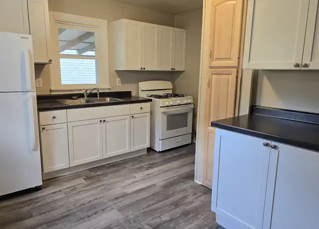 Property at 2007 E Lincoln Ave, Decatur, IL, 62521, 2 beds, 1 bath, [object Object]