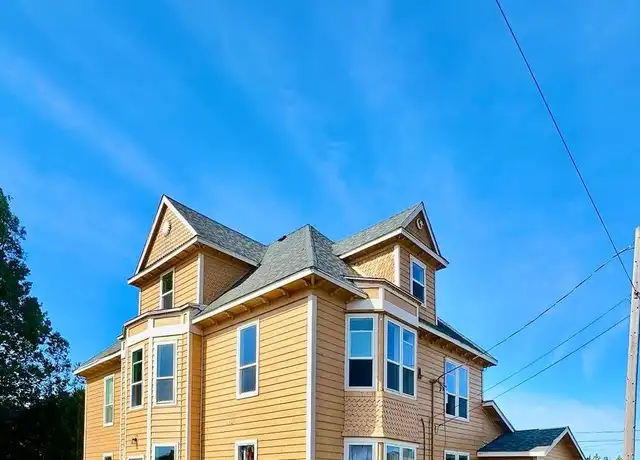 Property at 435 Ash St Unit C, Myrtle Point, OR, 97458, 1 bed, 1 bath, [object Object]