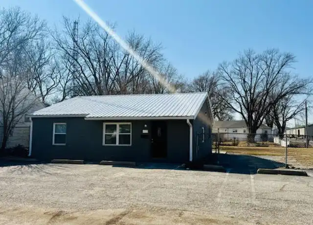 Property at 2805 S 14th St, Springfield, IL, 62703, 2 beds, 1 bath, [object Object]
