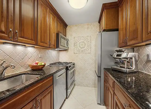 Property at 444 E 86th St Unit 4D, New York, NY, 10028, 1 bed, 1 bath, [object Object]