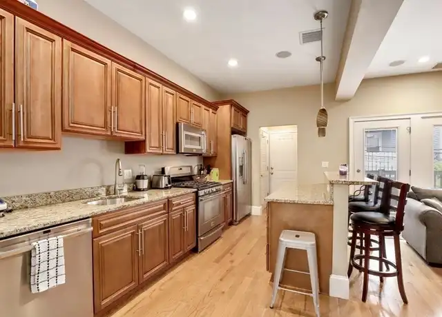 Property at 423 E 5th St Unit 2, South Boston, MA, 02127, 2 beds, 1 bath, [object Object]