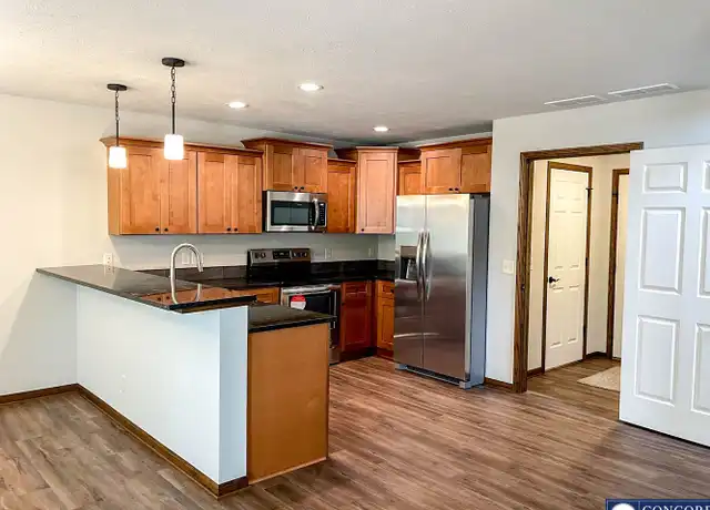 Property at 800 W Bellezza St, Lincoln, NE, 68523, 4 beds, 3.5 baths, [object Object]