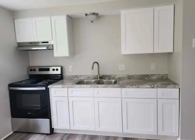 Property at 14 Park St Unit 4, Phoenix, NY, 13135, 2 beds, 1 bath, [object Object]