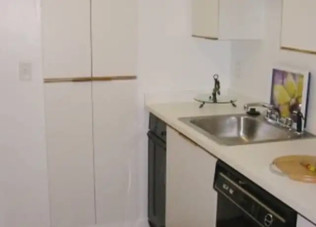 Property at 36 Sherman Rd, Chestnut Hill, MA, 02467, 2 beds, 1 bath, [object Object]
