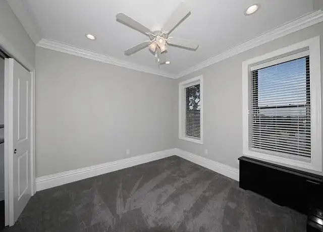 Photo of 2718 Ditmars Blvd, Astoria, NY 11105