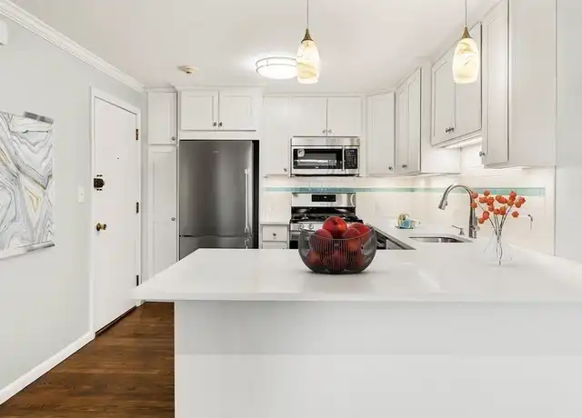 Property at 354 Market St #14, Brighton, MA, 02135, 2 beds, 1 bath, [object Object]