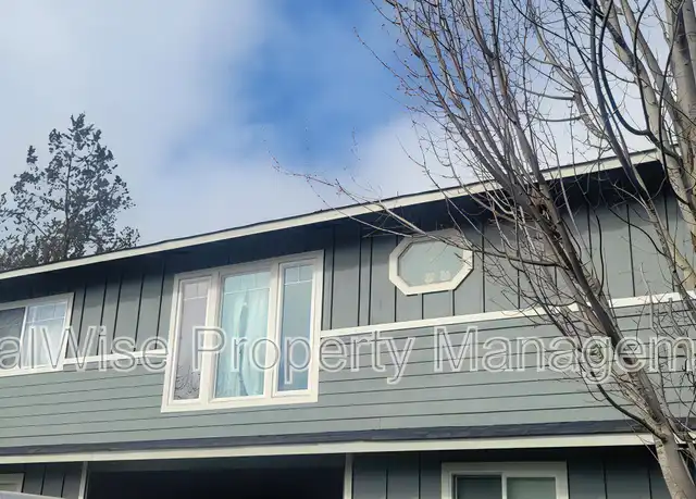 Property at 714 SE 9th St, Grants Pass, OR, 97526, 3 beds, 1.5 baths, [object Object]