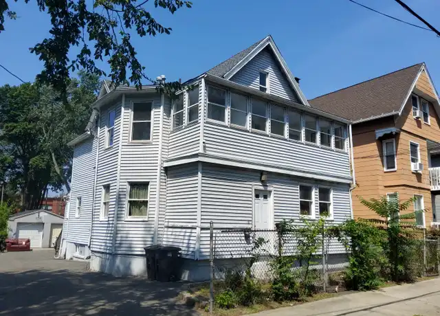 Property at 426 Poplar St Unit 2, New Haven, CT, 06513, 3 beds, 1 bath, [object Object]