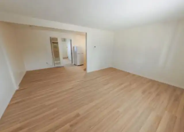 Property at 219 W Hendricks St Unit 7, Shelbyville, IN, 46176, 1 bed, 1 bath, [object Object]