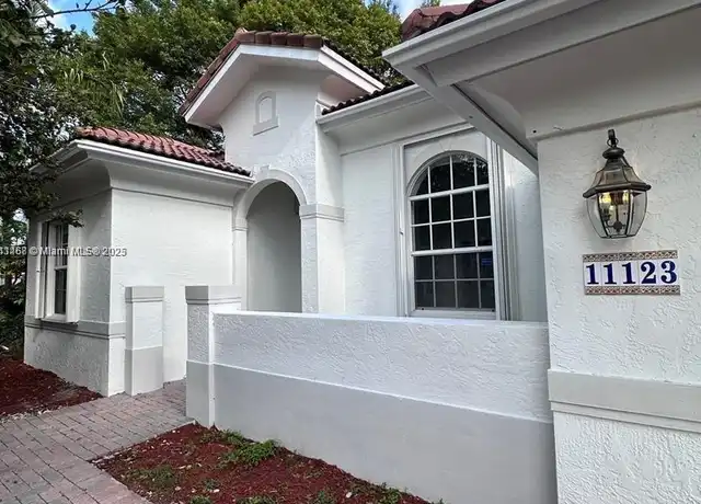Property at 11123 NW 71st Ter, Doral, FL, 33178, 4 beds, 3 baths, [object Object]