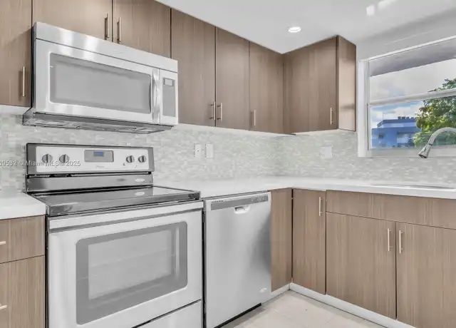 Property at 9373 Fontainebleau Blvd Unit K224, Miami, FL, 33172, 1 bed, 1.5 baths, [object Object]