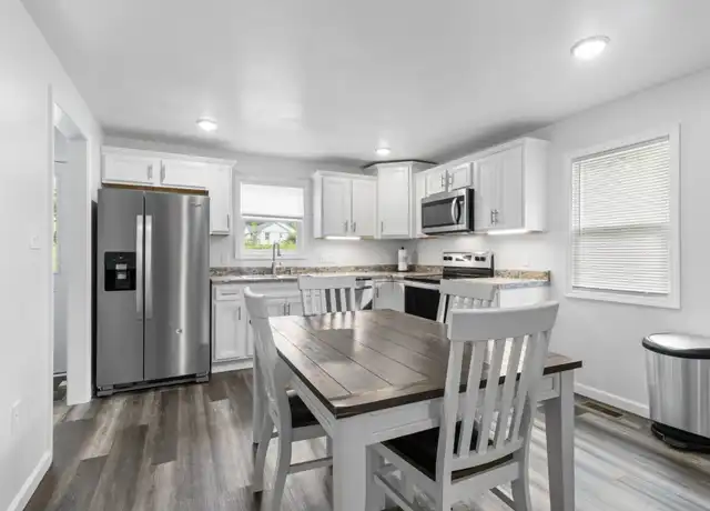 Property at 515 Ford St, Clarksville, TN, 37040, 2 beds, 2.5 baths, [object Object]