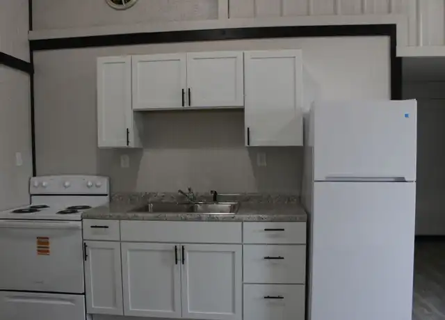 Property at 35571 2nd St Unit 4, Independence, WI, 54747, 1 bed, 1 bath, [object Object]