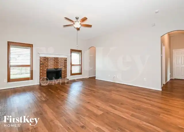 Property at 204 Troy Ln, Red Oak, TX, 75154, 3 beds, 2 baths, [object Object]