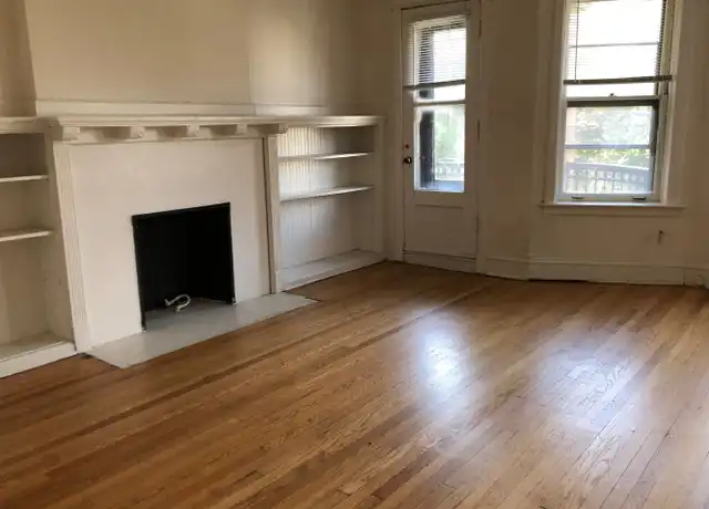 Property at 2511 E Belleview Pl Unit Q, Milwaukee, WI, 53211, 3 beds, 1 bath, [object Object]