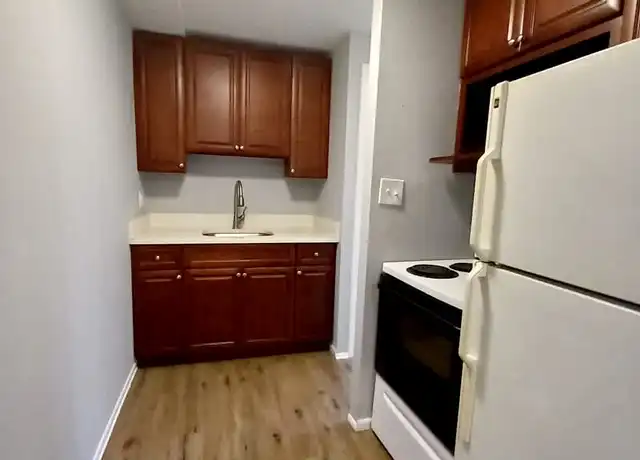 Property at 334 Washington Ave Unit 112F, Elyria, OH, 44035, 1 bed, 1 bath, [object Object]