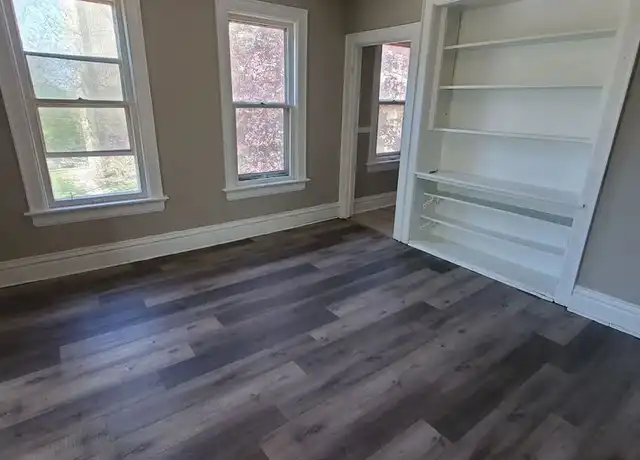 Property at 600 S 28th St Unit 602 Upper, Milwaukee, WI, 53215, 2 beds, 1 bath, [object Object]