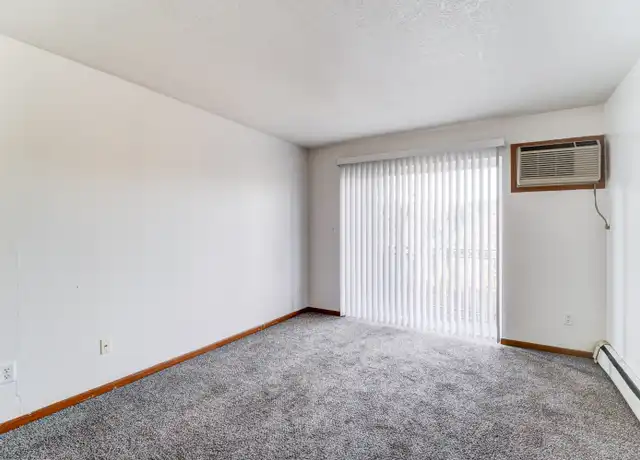 Property at Venbury Trail - 908 8th St SW, Altoona, IA, 50009, 1-3 bed, 1-2 bath, [object Object]