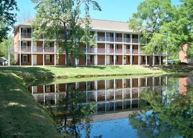 Property at 144 E University Dr, Auburn, AL, 36832, 2 beds, 2.5 baths, [object Object]