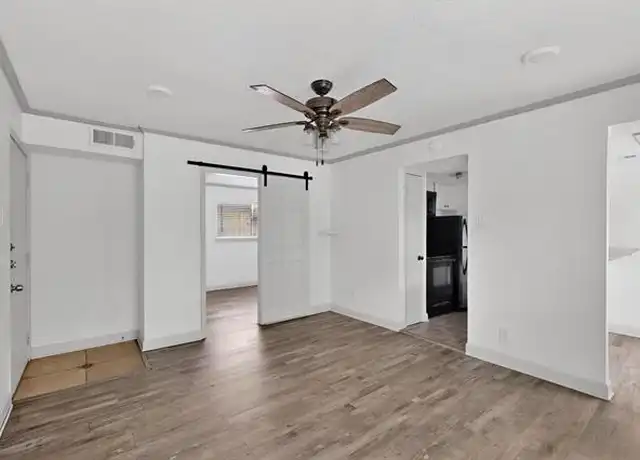 Property at 2003 Bennett Ave #205, Dallas, TX, 75206, 1 bed, 1 bath, [object Object]