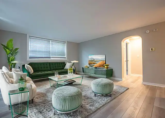 Property at 4910 Capitol Ave Unit 2, Omaha, NE, 68132, 1 bed, 1 bath, [object Object]