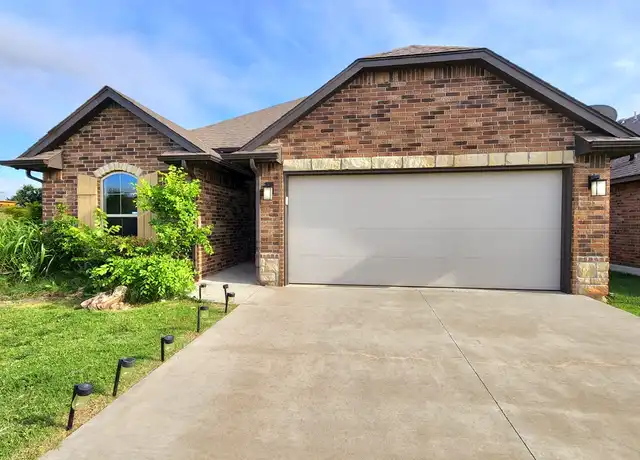 Property at 2400 Frisco Way, Edmond, OK, 73012, 3 beds, 2 baths, [object Object]