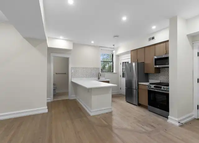 Property at 4636 N Hamilton Ave Unit 1, Chicago, IL, 60625, 5 beds, 2 baths, [object Object]