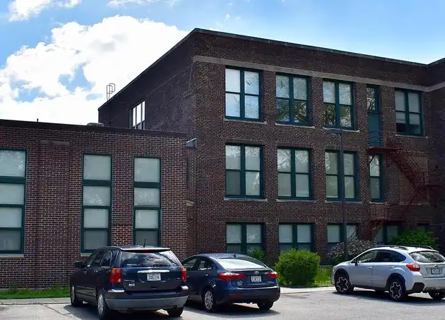 Property at Roosevelt Senior - 200 E Arlington St, Waterloo, IA, 50703, 2 beds, 1 bath, [object Object]