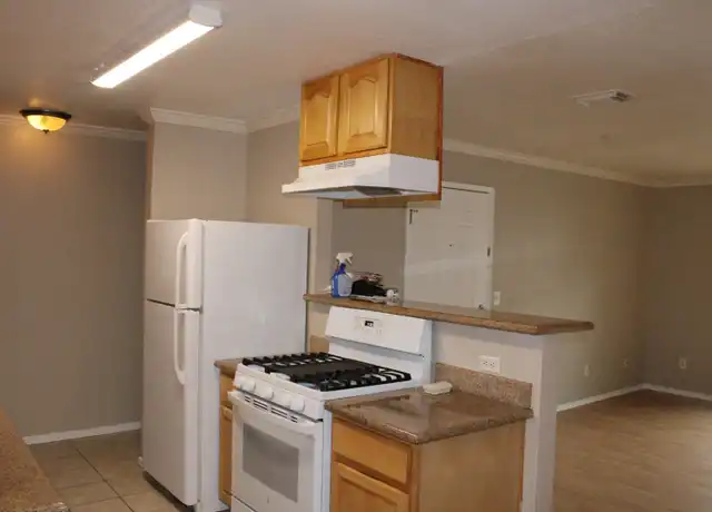 Property at 2107 Lakeview Cir, Pittsburg, CA, 94565, 2 beds, 2 baths, [object Object]