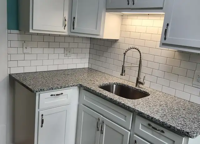 Property at 164 8th St NW Unit 164, Barberton, OH, 44203, 1 bed, 1 bath, [object Object]