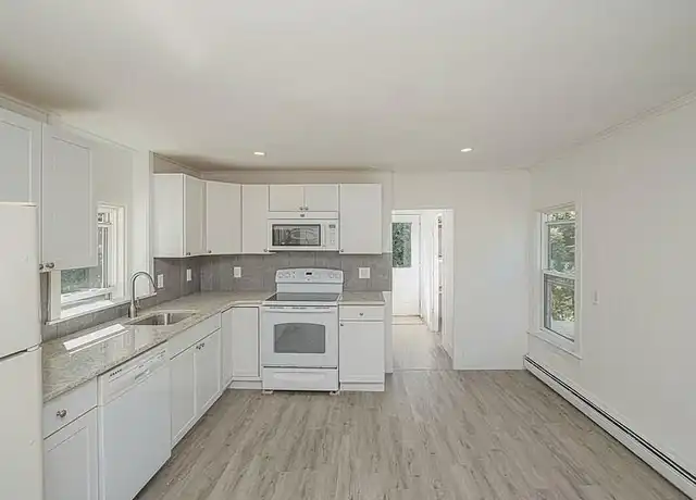 Property at 30 Pleasant St Unit 30, Whitman, MA, 02382, 3 beds, 1 bath, [object Object]