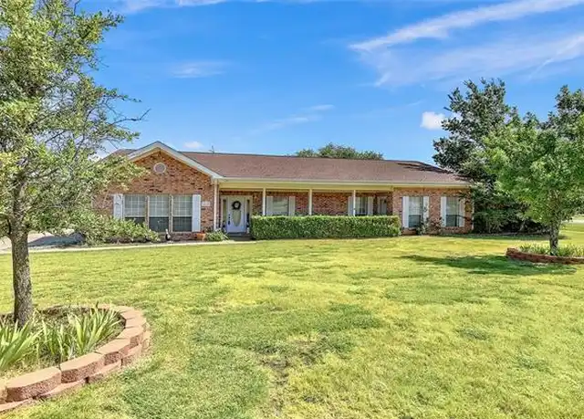 Property at 14185 Red Oak Cir N, McKinney, TX, 75071, 4 beds, 2 baths, [object Object]