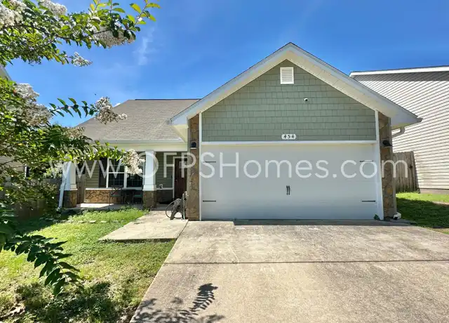 Property at 454 Eisenhower Dr, Crestview, FL, 32539, 4 beds, 2.5 baths, [object Object]
