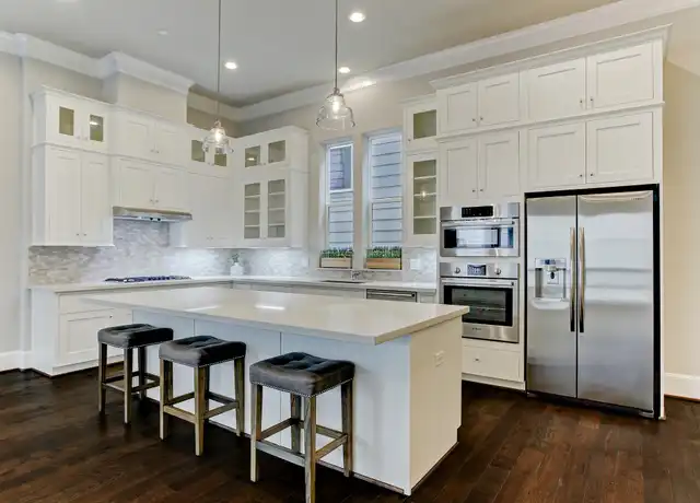 Property at 324 W 20th St, Houston, TX, 77008, 3 beds, 3.5 baths, [object Object]