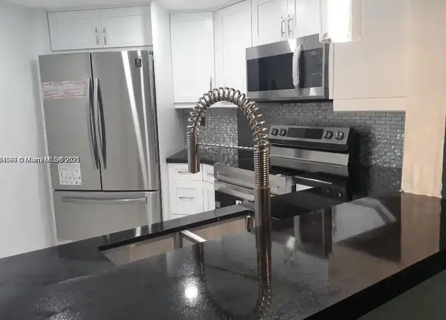 Property at 9421 Fontainebleau Blvd Unit 212-35, Miami, FL, 33172, 2 beds, 2 baths, [object Object]
