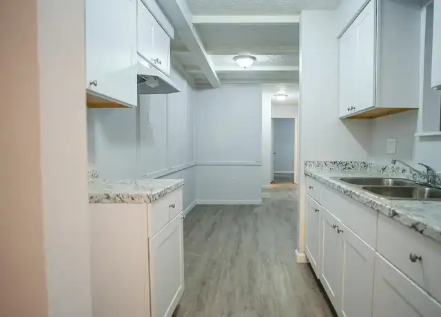 Property at Baltic Flatz - 916 W Cavanaugh Rd, Lansing, MI, 48910, 1-2 bed, 1 bath, [object Object]