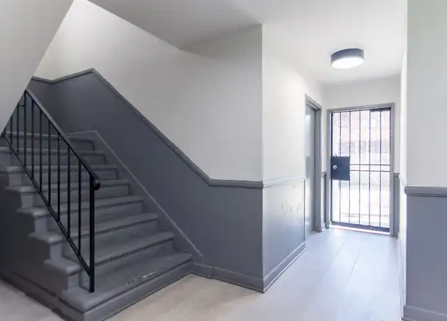 Property at 2060 S Hobart Blvd Unit 304, Los Angeles, CA, 90018, 2 beds, 1 bath, [object Object]