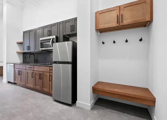 Property at 424 N 3rd St Unit 106, Burlington, IA, 52601, 0 beds, 1 bath, [object Object]